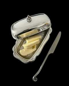 Beurrier de luxe en métal doré avec couvercle cloche festonné – Assiette élégante individuelle pour apéritifs et beurre, idéale pour la haute cuisine - Product Image 5