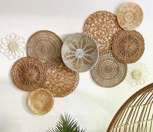 Ensemble de paniers de rangement en rotin vintage en forme de cœur, décoration murale, utilisation pour mariage, design flexible, plusieurs tailles, fabriqué au Vietnam - Product Image 1