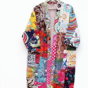 Kantha Chaqueta de ropa acolchada Robe Patchwork Boho Algodón Hecho a mano Abrigo largo para mujer - Product Image 1