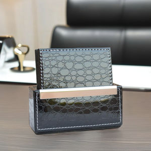 พวงกุญแจหนังสีน้ำตาล7-in-1สำหรับการค้าพร้อมที่ใส่บัตรกระเป๋าสตางค์ชุดปากกาโลหะคาราบิเนอร์ส่งเสริมการขายโลโก้ออกแบบได้ตามต้องการ - Product Image 5