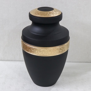 Premium Schwarze Einäscherungsurne im Gracian-Stil mit Modernem Touch für Menschliche Asche, Goldgraviertes Band, 220 Kubikzoll Fassungsvermögen, Langlebig - Product Image 5