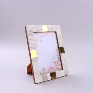 Cadre photo géométrique Chevron gris crème de luxe fait main avec incrustation d'os, artisanat Hs Husnain, impression numérique couleur durable - Product Image 3