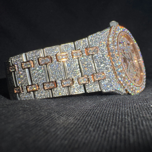 Reloj de Cuarzo Cuadrado de Lujo Antiguo Más Vendido para Hombre - Correa de Acero Inoxidable Totalmente Cubierta de Diamantes, Resistente al Agua 5ATM, ETA, Disponible en EE. UU. y Reino Unido - Product Image 1
