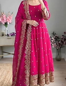 ชุดเดรสสามชิ้นสไตล์อินเดียและปากีสถานแบบ Salwar Kameez ดีไซน์ล่าสุด ผ้าจอร์เจตต์ สำหรับงานปาร์ตี้ พร้อมงานปักหนัก - Product Image 1
