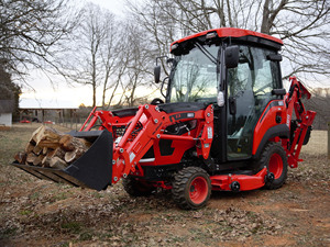 Nuevo Tractor Compacto Kioti CS2530 2025 con Cabina, Tractor Agrícola Diésel con Aire Acondicionado, Sistema Hidráulico, Cargador de Alta Eficiencia Opcional, 4x4 - Product Image 2