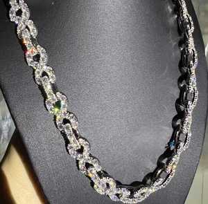 สร้อยคอผู้ชายแบบ Cuban Link ขนาด 15 มม. ชุบโรเดียม เงินแท้ S925 ประดับเพชรโมอิสซาไนต์ GRA  ผ่านการทดสอบเพชร  ดีไซน์แบบอินฟินิตี้ - Product Image 3