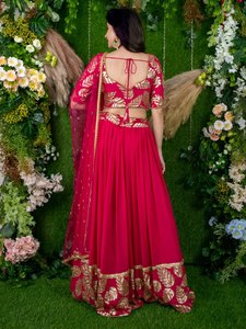 Ensemble Lehenga Choli en Georgette Rose Brodé de Feuilles, Robe Deux Pièces avec Dupatta, Tenue de Mariage et de Fête - Product Image 4