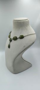 Collar de Jade Verde Natural |   Cadena de Eslabones de Estilo Bohemio con Piedras Verdes Facetadas Hechas a Mano, Diseño para Parejas, Joyería para Mujer - Product Image 2