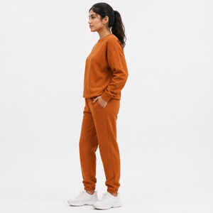 Conjunto Deportivo de 2 Piezas para Mujer, Sudadera y Pantalones de Felpa, Ecológico, de Poliéster/Algodón |   Ropa Deportiva con Logotipo Personalizado en la Parte Delantera |   Servicio OEM - Product Image 4