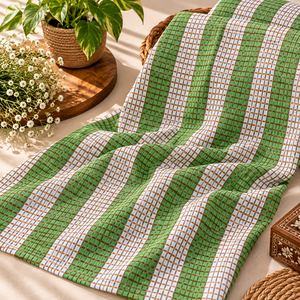 Tissu en coton tissé de qualité supérieure pour vêtements, rideaux, ameublement, projets d'artisanat, couture et décoration. - Product Image 1