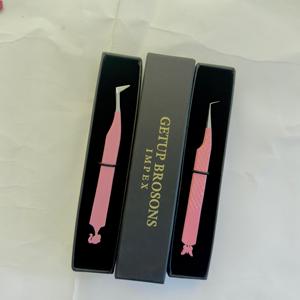 Pince à épiler pour extensions de cils en acier inoxydable, antistatique, à pointe lisse, avec revêtement en poudre rose clair, à 90 degrés, avec découpe papillon/poupée - Product Image 2