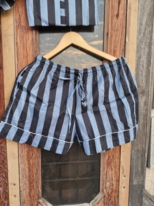 Ensemble de pyjama rayé en coton pour homme, manches courtes, vêtements de nuit d'été confortables et respirants, vente en gros - Product Image 3