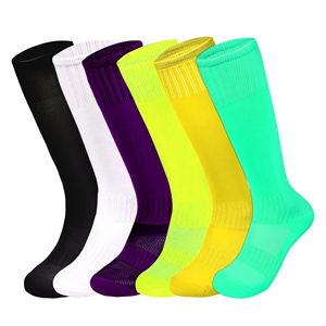 Calcetines de fútbol transpirables de verano, extra largos, con logo en el puño, precortados, hasta la rodilla, sin pie, fabricados en Pakistán. - Product Image 3
