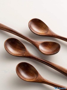 Cuillère en bois artisanale sculptée en chêne fin, alliant charme rustique et fonctionnalité moderne pour chaque cuisine domestique - Product Image 5