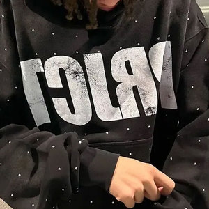 Design éblouissant pour un look audacieux, sweat à capuche en coton mélangé, mode urbaine glamour, sweat à capuche orné de strass, détendez-vous et brillez avec ce sweat à capuche orné de strass - Product Image 6