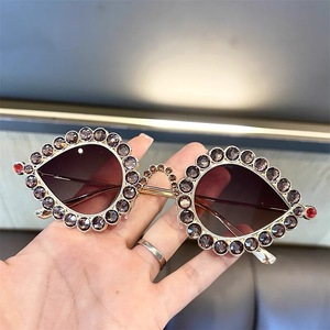 Hip Hop Cat-eye Small <b>Frame</b> Sun Glasses Fashion Luxury Diamond Set Metal Luxury Women Sunglasses Man Glasses - Product Image 2