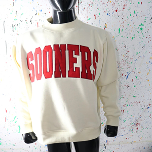 เสื้อสเวตเชิ้ตคอเต่า SOONERS CREAM สีแดง 100% ปักลายด้วยด้ายละเอียด - Product Image 1