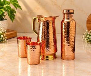 Ensemble de carafe à eau en cuivre pur gaufré avec motif floral sculpté et 2 verres en cuivre – Vente en gros - Product Image 2