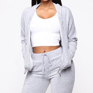 Conjunto Deportivo de Dos Piezas para Mujer, Sudadera con Capucha y Cierre de Cremallera en Gris Sólido y Pantalones Jogger con Cordón Ajustable, Venta al Por Mayor, Modelo Regular 2027 - Product Image 3