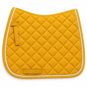 Sous-cuissardes polyvalentes pour chevaux, fabriquées avec un rembourrage léger, un tissu respirant et une finition élégante, pour le travail en écurie et l'extérieur. - Product Image 4
