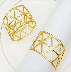 Ronds de serviette tressés élégants et modernes en fer argenté et doré, décoration de table pour mariages et banquets, porte-serviettes de luxe pour fêtes et hôtels - Product Image 5