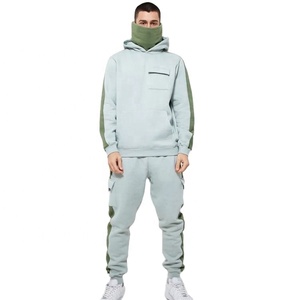 Survêtement homme ample Streetwear avec masque facial attaché avec le design à capuche - Product Image 1