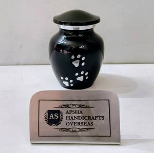 Hermosas urnas funerarias europeas de color gris oscuro con patas plateadas y palomas, ecológicas, duraderas, para cenizas de cremación, de metal. - Product Image 5