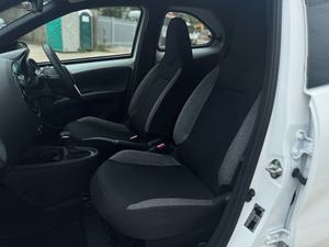 OFERTA JUSTA 2024 AYGO X 1.0 VVT-I PURE CVT - Product Image 3