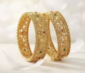 Pulsera de Aleación de Zinc Bañada en Oro de 24K con Cristales de Corte Esmeralda y Diseño Floral, Joyería de Fiesta para Mujer con Engaste de Garra, 0.3m - Product Image 1