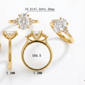 แหวนเพชรทรงเอเมอรัลด์ 2.3 กะรัต ทอง 18k คุณภาพ E VVS2 จาก Krishnavii รุ่น KR 108 รับรองโดย IGI หรูหรา - Product Image 1