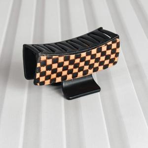 Pinza de pelo de resina a la moda con diseño de tablero de ajedrez para accesorios de mujer - Product Image 2
