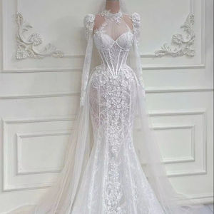 Fabrication OEM de robes de mariée, design sirène moderne, fleurs en cristal faites à la main, dentelle, perles, design personnalisé, nouvelles tendances - Product Image 1