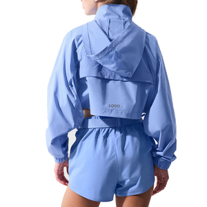 ชุดแจ็คเก็ตผ้าริปสตอปน้ำหนักเบาพรีเมียมและกางเกงขาสั้นทรงดอลฟินสำหรับผู้หญิง ชุดกีฬาเทคนิคสำหรับผู้หญิง ชุด 2 ชิ้นสั่งทำได้ ขายส่งแบบ OEM - Product Image 2