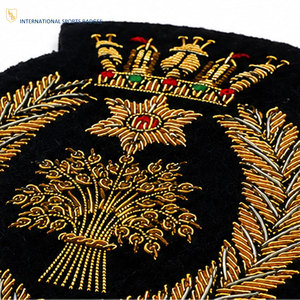 Nouvelle Arrivée Badges de Blason Familial 3D Faits Main Broderie Fil Doré Personnalisé Tissu Feutre Doux Épingle de Sûreté Élégant Décoratif - Product Image 6