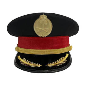 Chapeau d'uniforme léger avec matériau respirant, style formel, finition élégante - Product Image 1