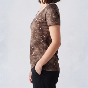 Camisetas de entrenamiento de tela elástica de manga corta, corte regular, transpirables, estilo moderno y urbano para mujer - Product Image 3