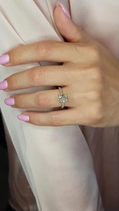 Anillo de Compromiso de Moissanita de 3 Quilates con Corte Brillante, Halo Oculto, Solitario Geométrico, con Puntas Brillantes, para Novia - Product Image 3
