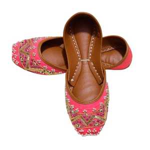 Elegantes y Refinadas Zapatillas Khussa con Suela Antideslizante de Cuero Genuino, Diseño Personalizable y Calzado de Alta Calidad - Product Image 1