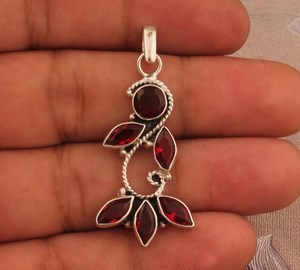 Élégant pendentif fait main en grenat rouge, argent sterling 925, or, serti clos, style vintage, pour fiançailles, cadeau d'anniversaire, bijou en pierre précieuse - Product Image 6