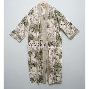 Blusa de Mujer 100% Algodón con Estampado Floral Hecho a Mano, Cuello en V, Cierre con Cordón, Manga Tres Cuartos, Transpirable - Product Image 1