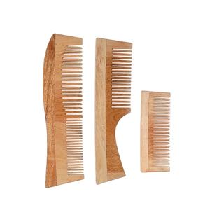 Peigne à cheveux en bois pour le coiffage naturel des cheveux et le toilettage quotidien avec une finition lisse et une prise en main confortable - Product Image 1