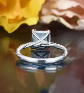 Anillo de Compromiso de Lujo con Alejandrita Corte Princesa, Chapado en Oro de 14K sobre Plata de Ley, Gema que Cambia de Color para Mujer, Ideal para Fiestas - Product Image 4