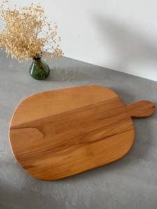 Planche à découper en bois de forme ronde avec poignée, bord naturel, planche à découper de cuisine durable, épaisseur 9 mm, passe au lave-vaisselle - Product Image 3