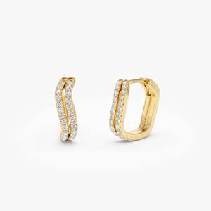 Hermosos pendientes de aro tipo huggie de plata de ley chapada en oro de 14k con moissanita y pavé de oro de 14k, diseño de onda, minimalistas para mujer. - Product Image 3