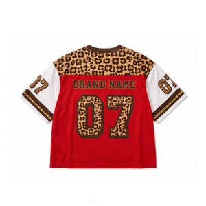 Haut tendance en maille rouge à imprimé léopard et patchwork contrastant, maillot de football américain à manches courtes pour femme, streetwear hip-hop, t-shirts universitaires - Product Image 4