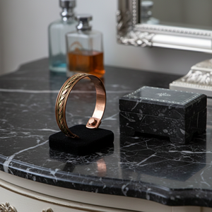 Bracelet magnétique artisanal en laiton et cuivre mélangés, réglable, style bohème ethnique pour femmes - Product Image 2