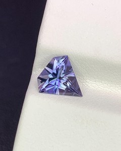 Pierre précieuse naturelle Tanzanite bleue en forme de cerf-volant, facettée, 2,00 carats, certifiée pour la fabrication de bijoux, ZUBEDA GEMS JEWELLRY - Product Image 6