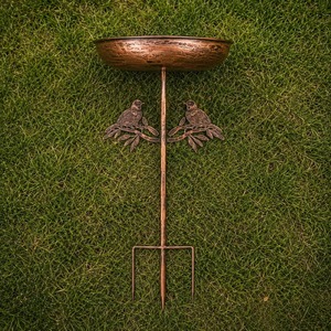 Bain d'oiseaux élégant en cuivre pour la décoration de patio et de jardin, écologique, fait main, moderne, extérieur, embellisseur naturel de l'espace extérieur, abreuvoir pour oiseaux - Product Image 4