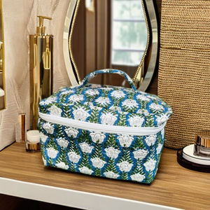 Sac cosmétique de mode pliable à fermeture éclair matelassée-étui élégant et pratique pour produits de beauté - Product Image 1