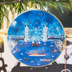 Adorno Navideño Metálico con Escena del Puente de Londres, Azul, Redondo, Decorativo para Colgar en el Árbol - Product Image 3